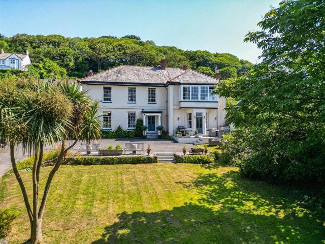 12 bedroom detached house for sale
