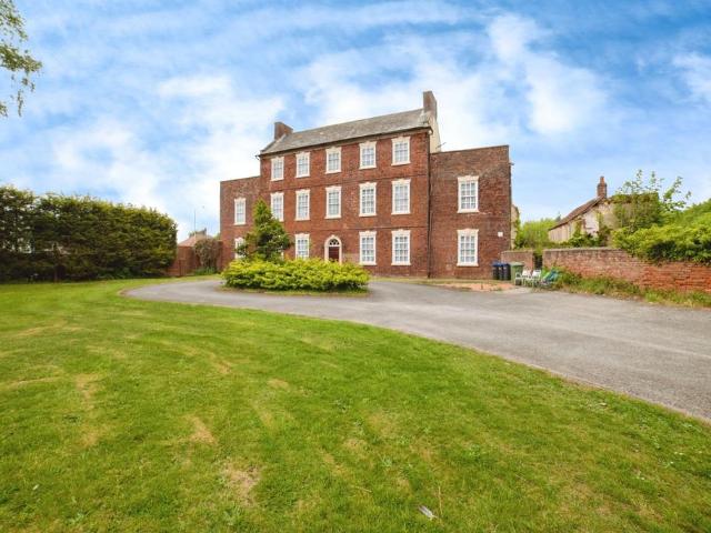 12 bedroom detached house for sale