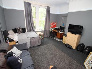 12 bedroom detached house to rent