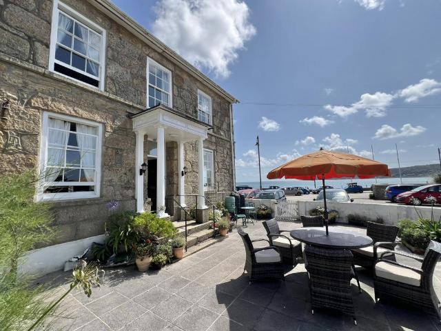 12 bedroom end of terrace house for sale