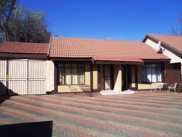 12 Bedroom House For Sale in Parys