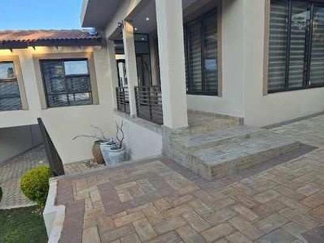 12 Bedroom House to Rent in Protea Park