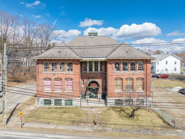 12 bedroom, Pittsfield MA 01201 105367866