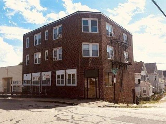 12 bedroom, Quincy MA 02171 105551816