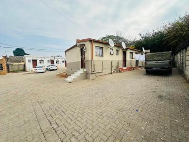 12 bedrooms house on the market in p.