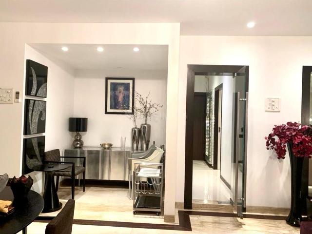 12 BHK Independent House in Andheri East for resale Mumbai. The reference number is 20339577