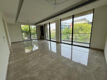 12 BHK Independent House in Maharani Bagh for resale New Delhi. The reference number is 17476051