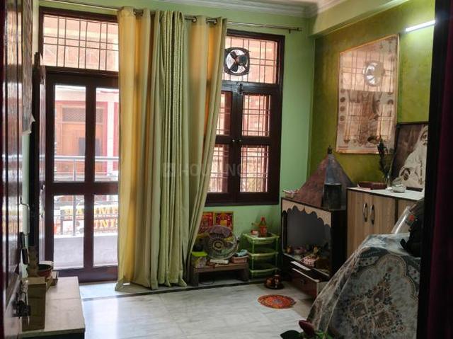 12 BHK Independent House in Mahavir Enclave for resale New Delhi. The reference number is 20885572