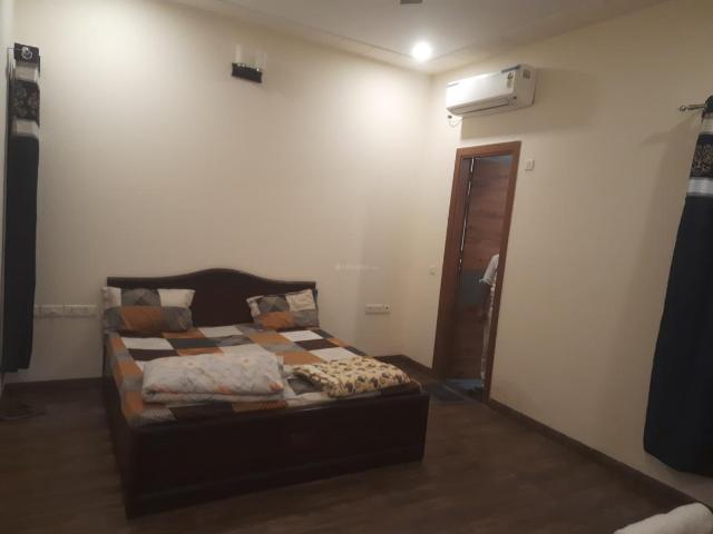 12 BHK Independent House in Sector 92 for rent Noida. The reference number is 20179949