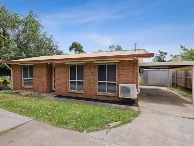 1/2 Boat Street, Kennington, VIC 3550