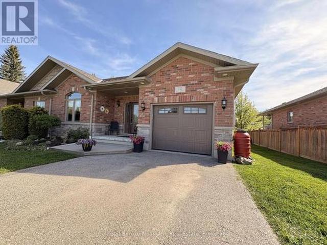 12 Brown Street S, Minto, ON, N0G 1M0 house for sale | Listing ID X13430 | Royal LePage