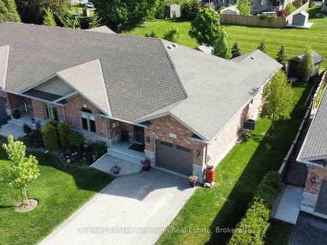 12 Brown Street S, Minto, ON, N0G 1M0 house for sale | Listing ID X13771 | Royal LePage