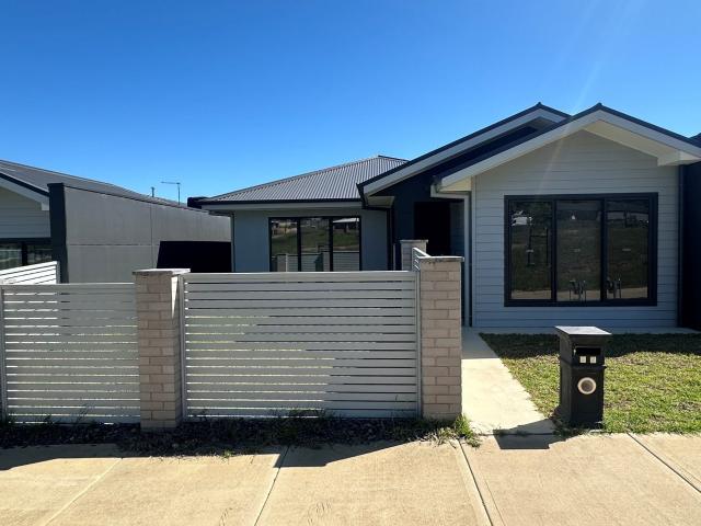 12 Bradbury Lane