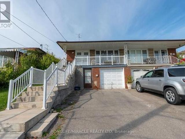 12 Brubeck Road, Toronto, ON, M9M 1W7 house for sale | Listing ID W13747 | Royal LePage