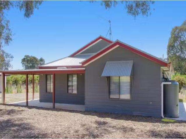 12 Camden Street, Binalong House for rent Listed by Andrew Cu.