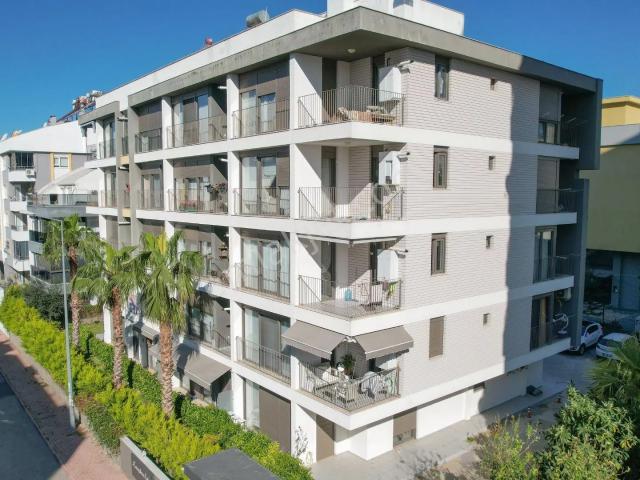 12.cadde Dibi Site İçi Çift Banyolu Geniş 2+1 Daire