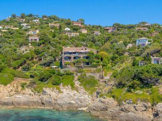 12 chambres, Île du Levant Provence 83400 103586575