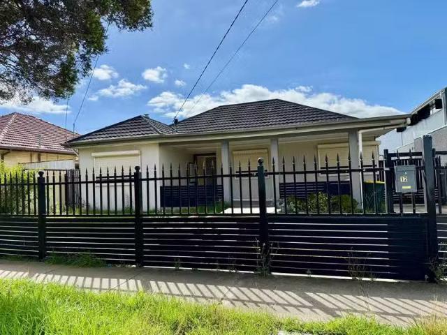 12 Compton Parade, SUNSHINE NORTH, VIC 3020 House for Rent