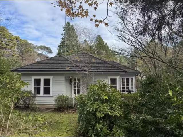12 Coniston Road, Leura House for rent Listed by Maddie Sapsf.