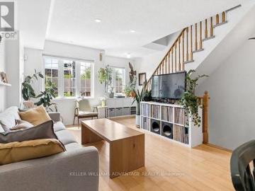 12 Connolly Street, Toronto, ON, M6N 5G3 townhouse for sale | Listing ID W13481 | Royal LePage
