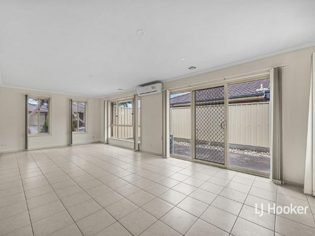 1/2 Cooper Street, Hoppers Crossing VIC, Belconnen