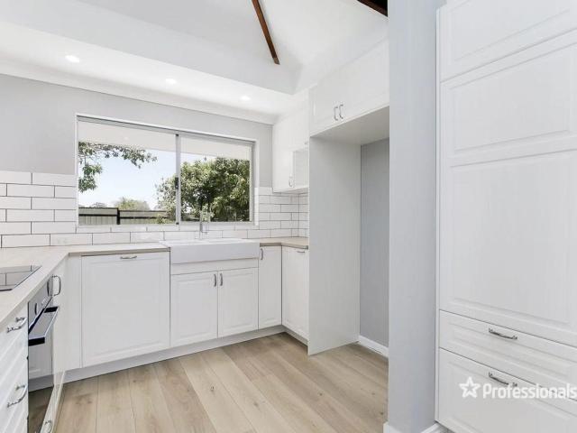 12 Colne WayGirrawheen WA 6064, Australia