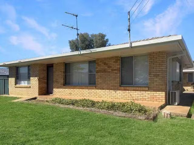 1/2 Cushan Avenue, Gunnedah, NSW 2380