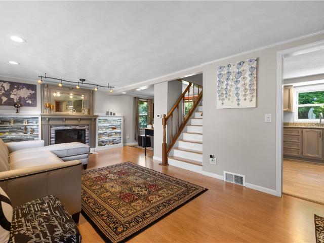 12 Davis Place