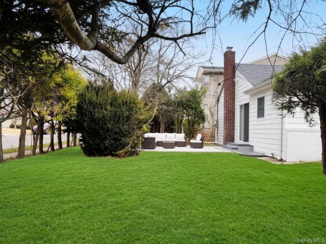 12 Deepdale Parkway