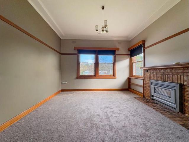 12 Dixon Street, Wangaratta 3677