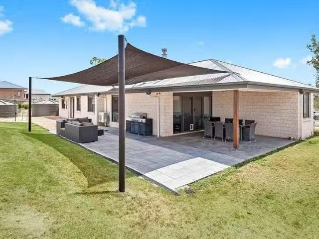 12 Drysdale Place, Kensington Grove, QLD 4341