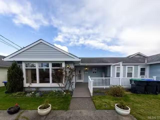 1/2 Duplex for sale in Courtenay, A 700 25th St, 1032447