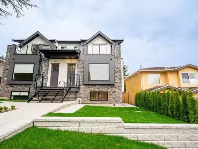 1/2 Duplex for sale in Burnaby, Burnaby North, 128 N Grosvenor.
