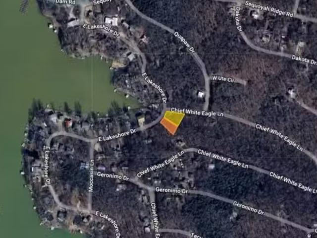 12 E LAKESHORE DR, CHEROKEE VILLAGE, AR 72529