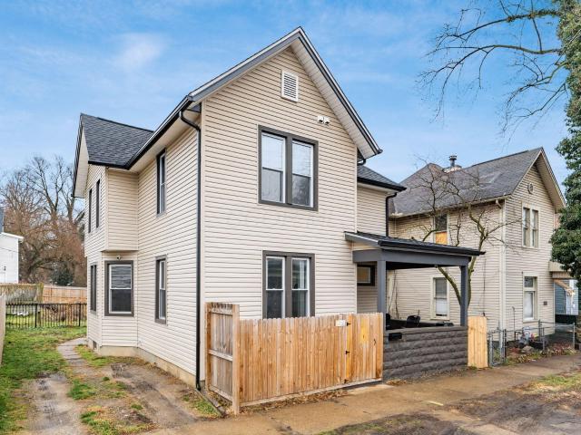 12 E Saint Clair Street