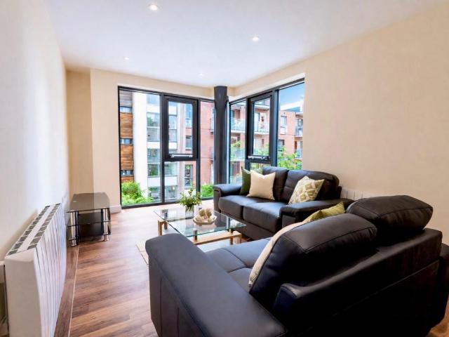 12 Ecco, 3 bedroom, Apartment