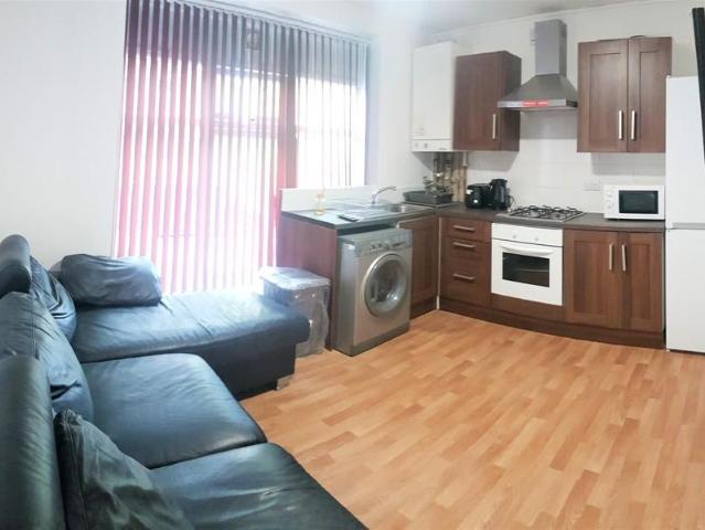 12 Egerton Road, Stockport, M14 6UE, United Kingdom | 2 bed apartment for rent #16538813 | Rentberry