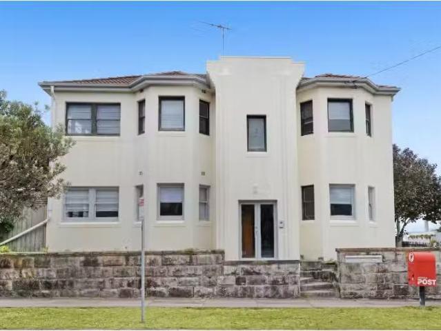 1/2 Edgecliffe Avenue, South Coogee Townhouse for rent Listed.