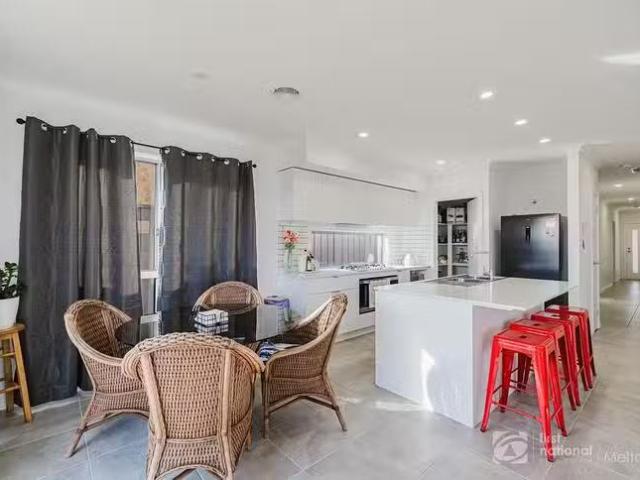 12 Enrica Drive, Melton South, VIC 3338
