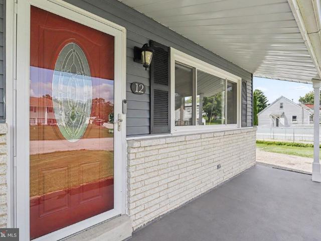 12 Essex Circle Dr