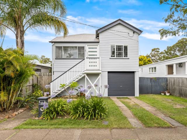 12 Erinvale Street, Corinda, QLD 4075 House for Rent Ray White Sherwood | Ray White Centenary