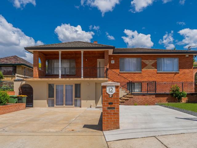 12 Fairmount Crescent, Queanbeyan