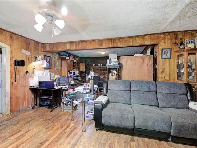 12 Fowler Drive SE