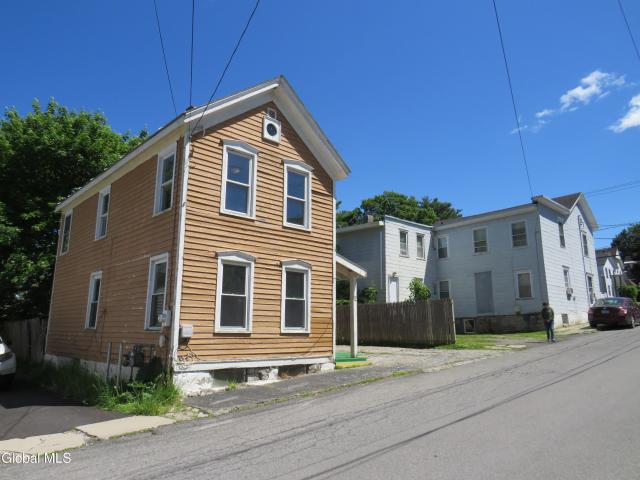 12 Glebe Street
