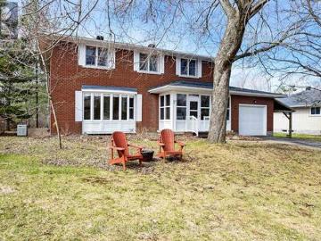 12 Glenview Crescent, Perth, ON, K7H 2L2 house for sale | Listing ID X13033 | Royal LePage