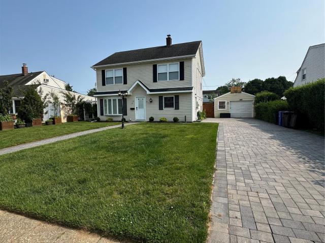 12 Green Ln, Levittown, NY 11756 | MLS #979752