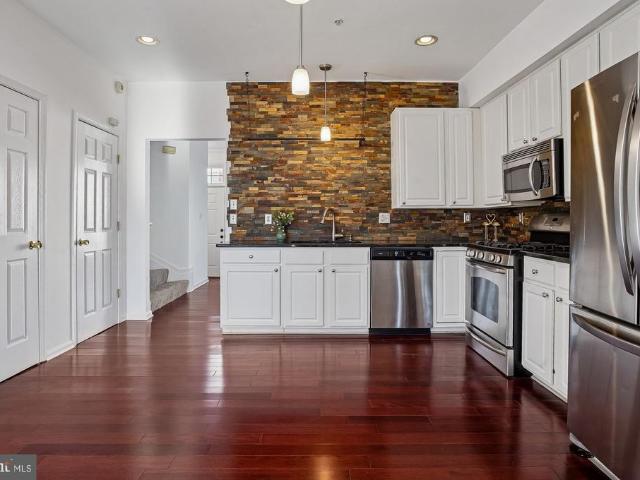 12 Harbour Heights Drive