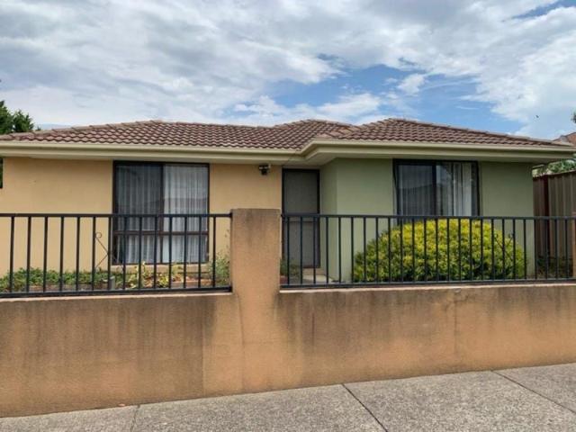12 HAWKER Avenue, ROXBURGH PARK