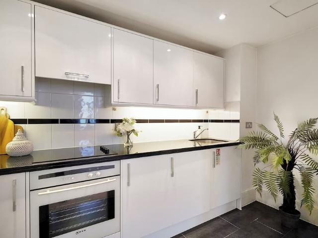 12 Hertford St | Studio apartment for rent #165114437 | Rentberry