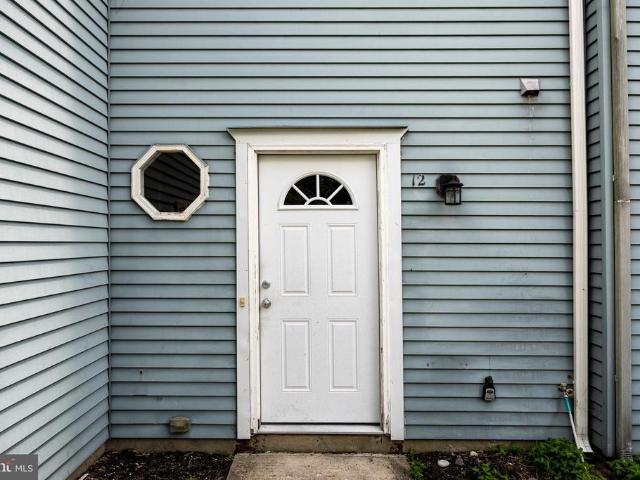 12 Hewitt Lane